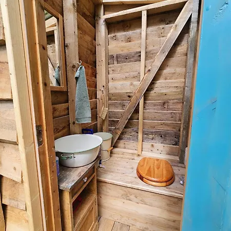 Cozy Yurt On Regenerative Farm خيمة فخمة