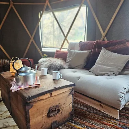 Cozy Yurt On Regenerative Farm خيمة فخمة Sykkylven