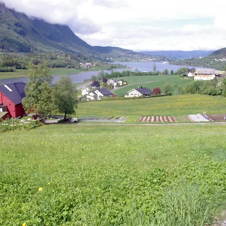 Cozy Yurt On Regenerative Farm Sykkylven