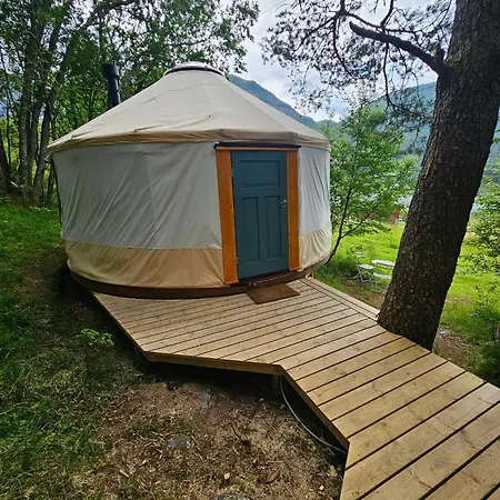 خيمة فخمة Cozy Yurt On Regenerative Farm Sykkylven