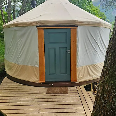 خيمة فخمة Cozy Yurt On Regenerative Farm Sykkylven