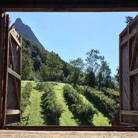 Cozy Yurt On Regenerative Farm * Sykkylven